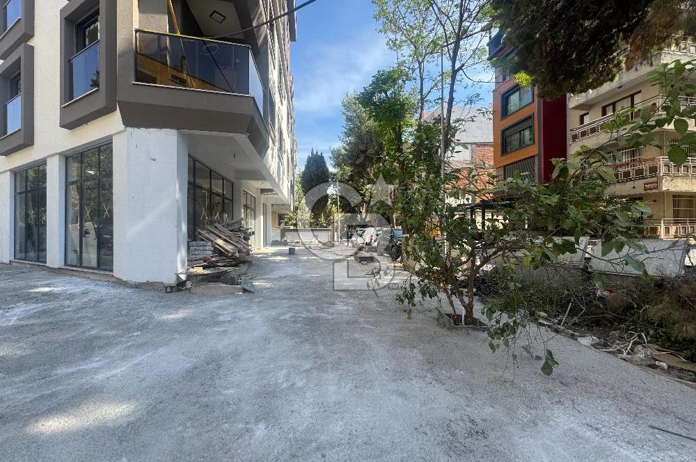 BORNOVA, KÜÇÜK PARKTA PROJEDEN SATILIK 1+1 DAİRE 