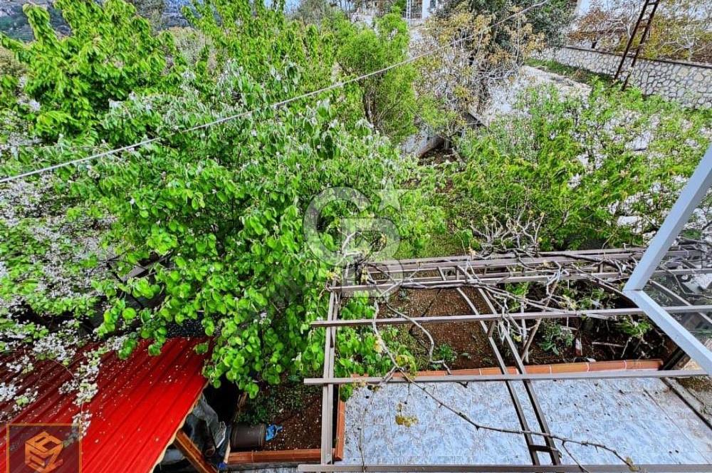 Mersin Toroslarda Satılık 3 Katlı Müstakil Ev | Geniş Kullanım