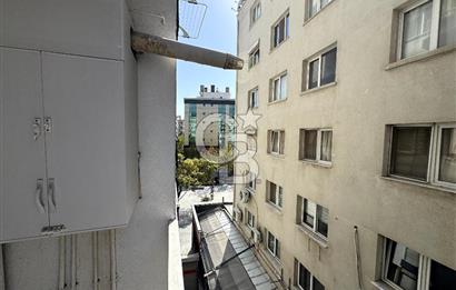 BORNOVA KÜÇÜKPARKTA 85M2 TADİLATLI SATILIK DAİRE