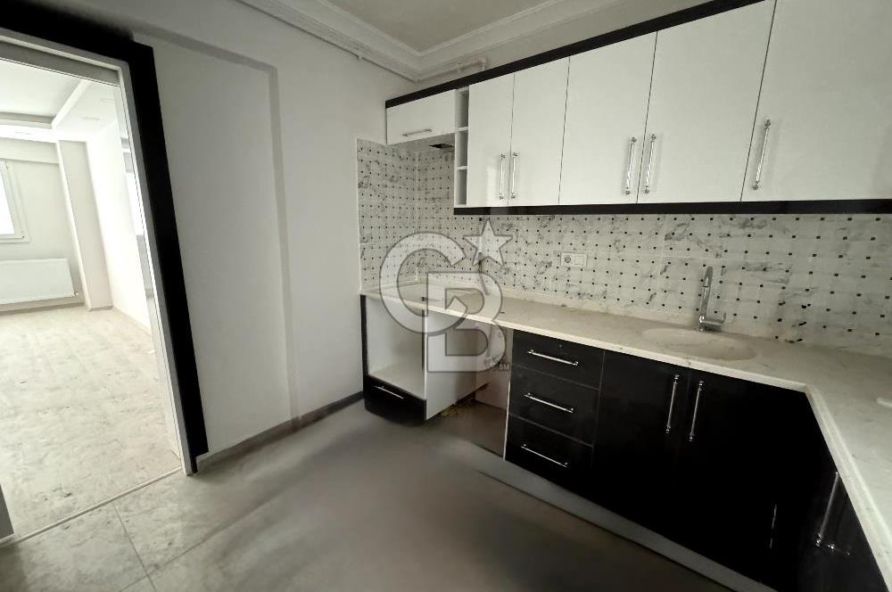 BORNOVA KÜÇÜKPARKTA 85M2 TADİLATLI SATILIK DAİRE