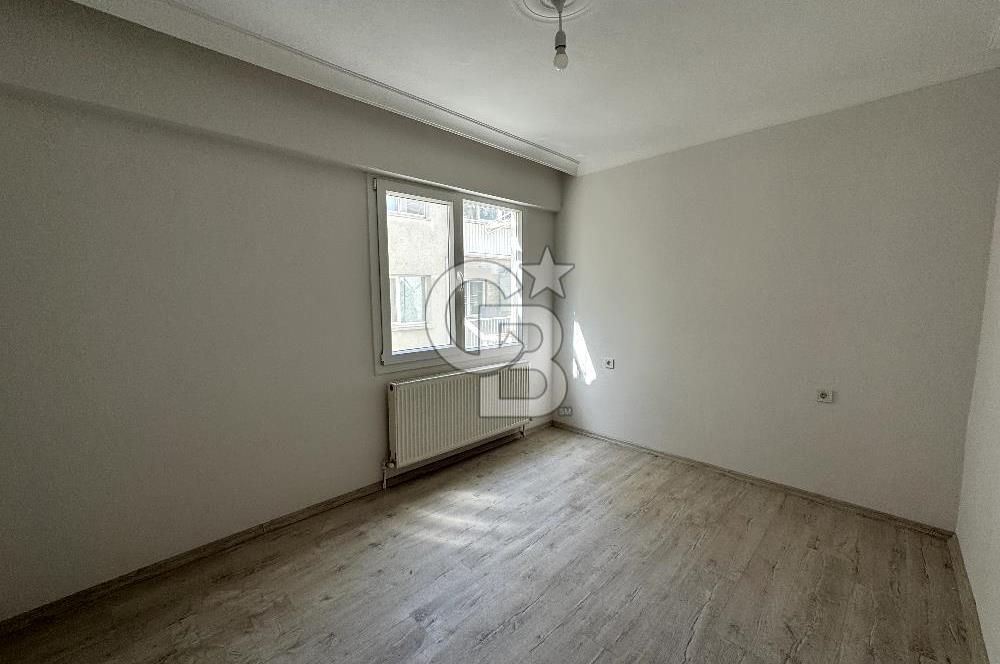 BORNOVA KÜÇÜKPARKTA 85M2 TADİLATLI SATILIK DAİRE