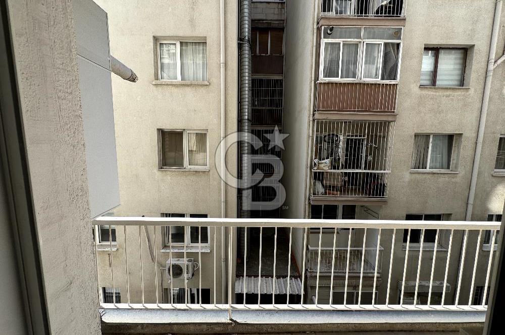 BORNOVA KÜÇÜKPARKTA 85M2 TADİLATLI SATILIK DAİRE