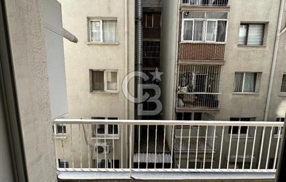 BORNOVA KÜÇÜKPARKTA 85M2 TADİLATLI SATILIK DAİRE