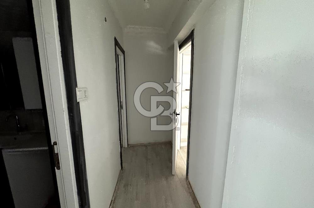 BORNOVA KÜÇÜKPARKTA 85M2 TADİLATLI SATILIK DAİRE