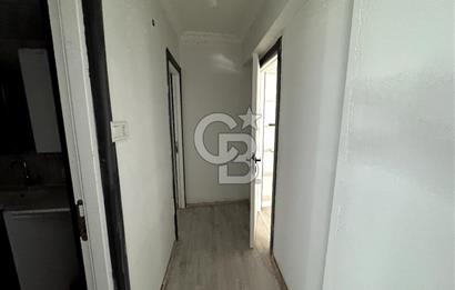 BORNOVA KÜÇÜKPARKTA 85M2 TADİLATLI SATILIK DAİRE