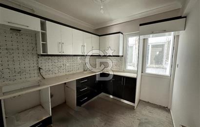 BORNOVA KÜÇÜKPARKTA 85M2 TADİLATLI SATILIK DAİRE
