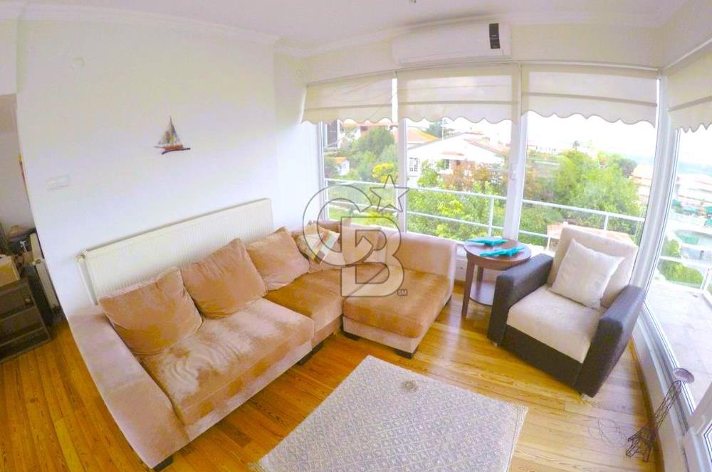 büyükada'da iskeleli, kayıkhaneli, özel plaj yalı dairesi.