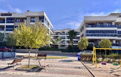 MİA GARDEN MENDERES SİTESİNDE ARA KAT HAVUZLU SATILIK 2+1 DAİRE
