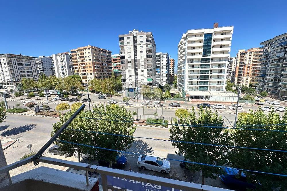 Manisa Merkez Efendi Cadde Üzerinde 3+1 Kiralık Daire