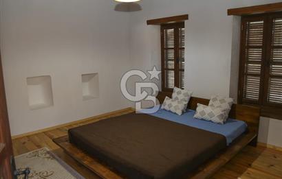 CB ARDEN'DEN İZMİR BİRGİ RESTORE EDİLMİŞ OTURUMA HAZIR TAŞ KONAK
