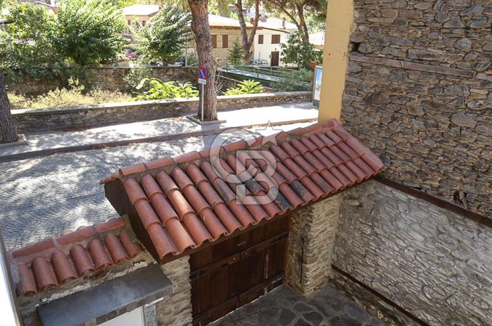 CB ARDEN'DEN İZMİR BİRGİ RESTORE EDİLMİŞ OTURUMA HAZIR TAŞ KONAK