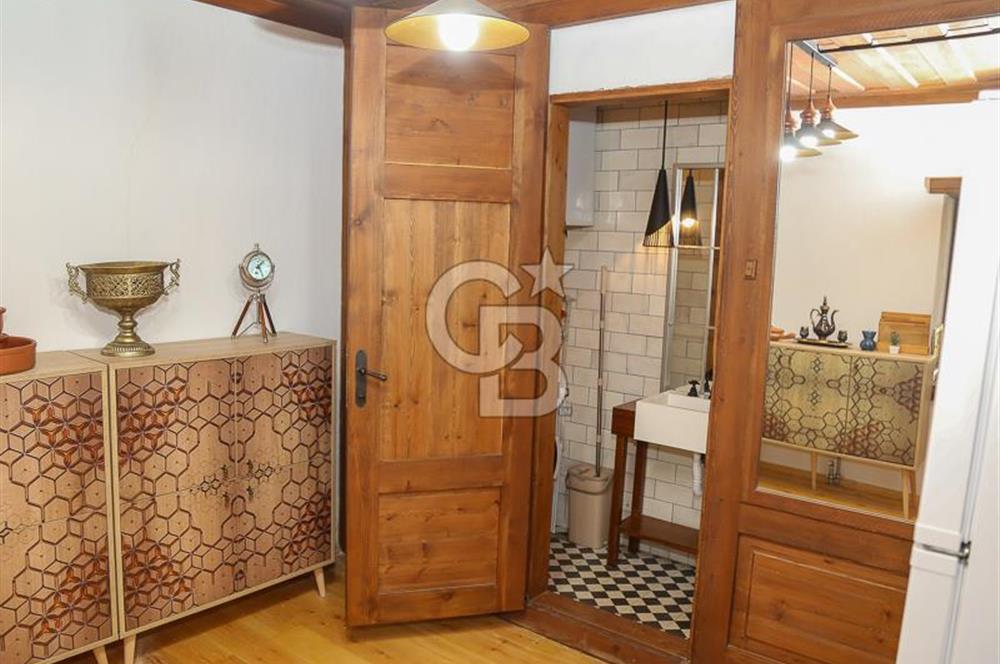 CB ARDEN'DEN İZMİR BİRGİ RESTORE EDİLMİŞ OTURUMA HAZIR TAŞ KONAK