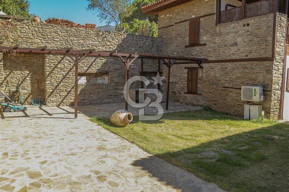 CB ARDEN'DEN İZMİR BİRGİ RESTORE EDİLMİŞ OTURUMA HAZIR TAŞ KONAK