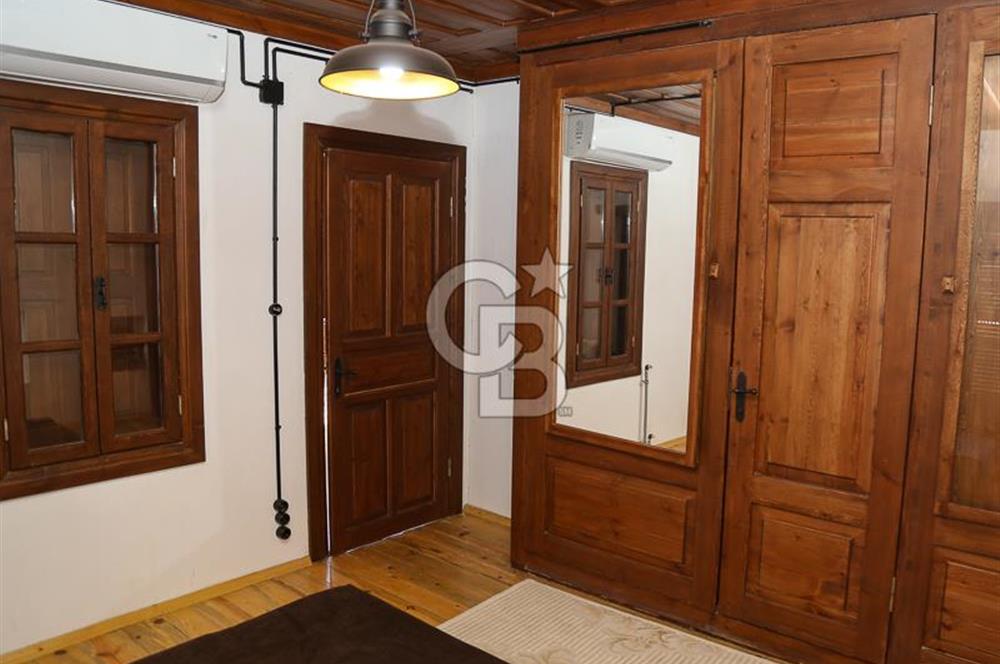 CB ARDEN'DEN İZMİR BİRGİ RESTORE EDİLMİŞ OTURUMA HAZIR TAŞ KONAK