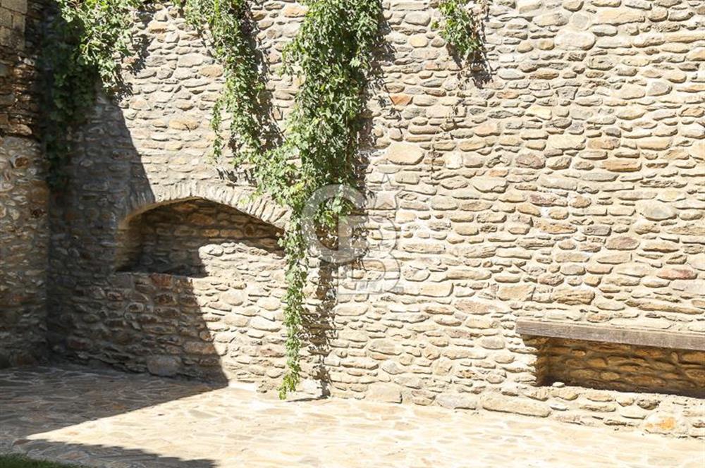 CB ARDEN'DEN İZMİR BİRGİ RESTORE EDİLMİŞ OTURUMA HAZIR TAŞ KONAK