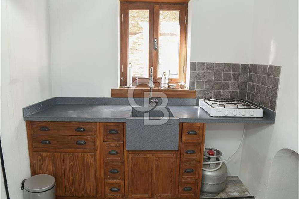 CB ARDEN'DEN İZMİR BİRGİ RESTORE EDİLMİŞ OTURUMA HAZIR TAŞ KONAK