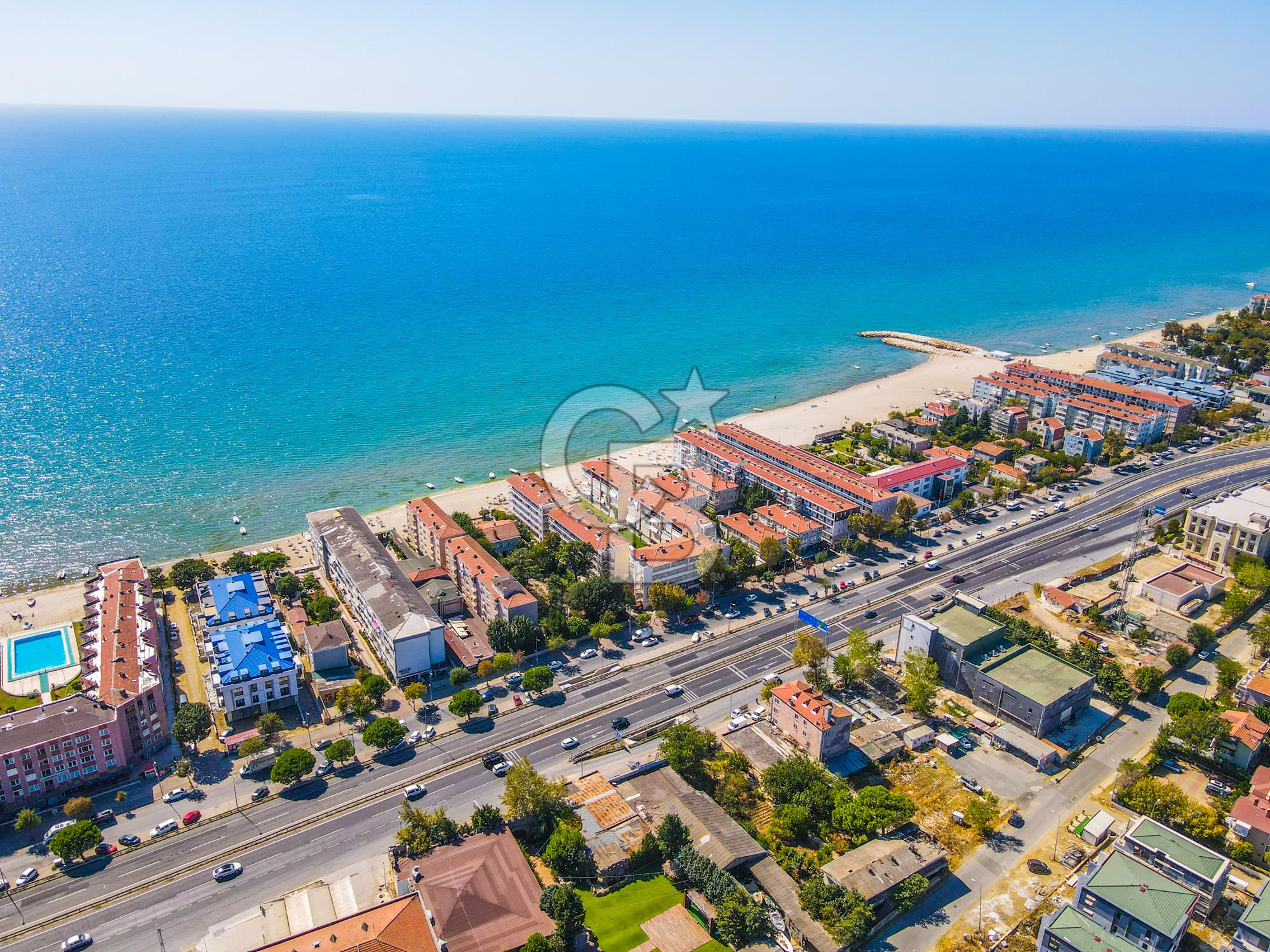 Kumburgaz'da Deniz Manzaralı,6+1, Havuzlu Tam Müstakil Villa