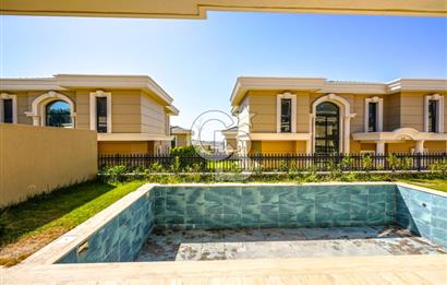 Kumburgaz'da Deniz Manzaralı,5.5+1, Havuzlu ve Asansörlü Villa