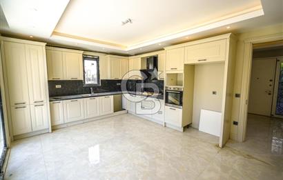 Kumburgaz'da Deniz Manzaralı,5.5+1, Havuzlu ve Asansörlü Villa