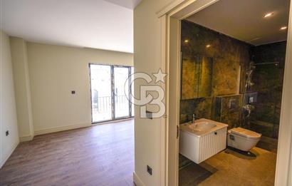 Kumburgaz'da Deniz Manzaralı,5.5+1, Havuzlu ve Asansörlü Villa