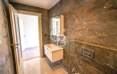 Kumburgaz'da Deniz Manzaralı,5.5+1, Havuzlu ve Asansörlü Villa