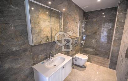 Kumburgaz'da Deniz Manzaralı,5.5+1, Havuzlu ve Asansörlü Villa
