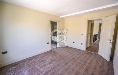 Kumburgaz'da Deniz Manzaralı,5.5+1, Havuzlu ve Asansörlü Villa