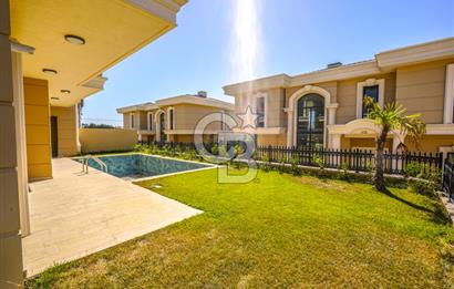 Kumburgaz'da Deniz Manzaralı,5.5+1, Havuzlu ve Asansörlü Villa