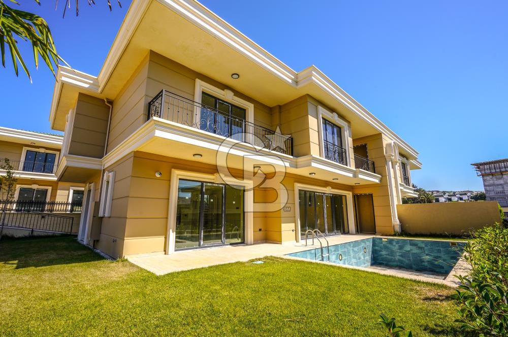 Kumburgaz'da Deniz Manzaralı,5.5+1, Havuzlu ve Asansörlü Villa