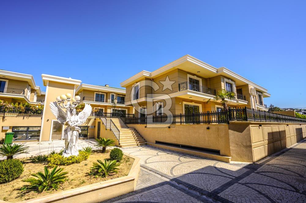 Kumburgaz'da Deniz Manzaralı,5.5+1, Havuzlu ve Asansörlü Villa