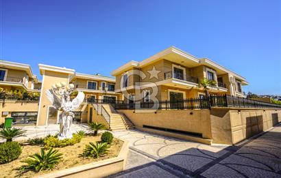 Kumburgaz'da Deniz Manzaralı,5.5+1, Havuzlu ve Asansörlü Villa
