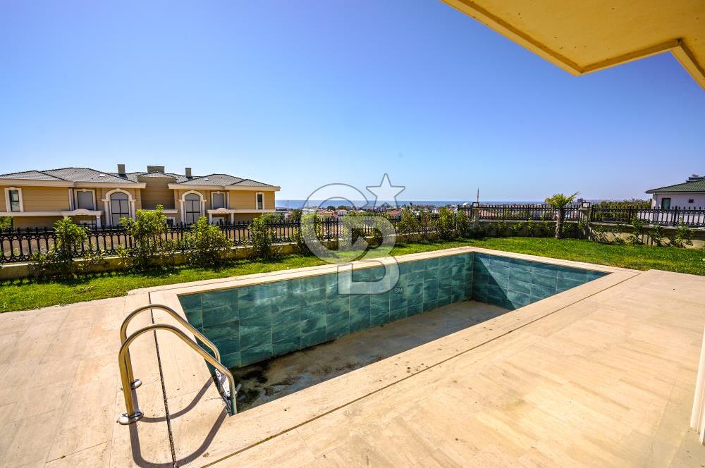 Kumburgaz'da Deniz Manzaralı,6+1, Havuzlu Tam Müstakil Villa