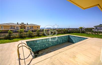 Kumburgaz'da Deniz Manzaralı,6+1, Havuzlu Tam Müstakil Villa