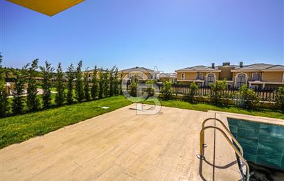 Kumburgaz'da Deniz Manzaralı,6+1, Havuzlu Tam Müstakil Villa