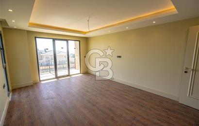 Kumburgaz'da Deniz Manzaralı,6+1, Havuzlu Tam Müstakil Villa