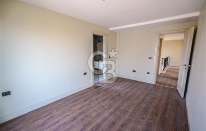 Kumburgaz'da Deniz Manzaralı,6+1, Havuzlu Tam Müstakil Villa