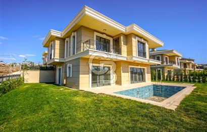 Kumburgaz'da Deniz Manzaralı,6+1, Havuzlu Tam Müstakil Villa