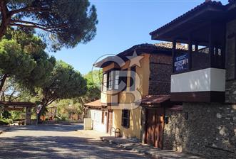 CB ARDEN'DEN İZMİR BİRGİ RESTORE EDİLMİŞ OTURUMA HAZIR TAŞ KONAK