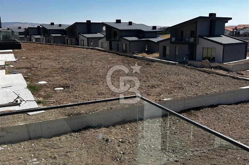 ANKARA GÖLBAŞI BALLIKPINAR – VİLLA NEVA SATILIK 4+1 YÜKSEK ŞEREFİYELİ VİLLA 