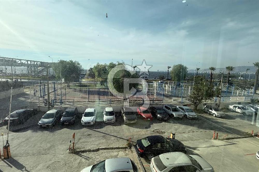Karataş'ta Deniz Manzaralı Çift Cepheli Satılık Yalı Dairesi