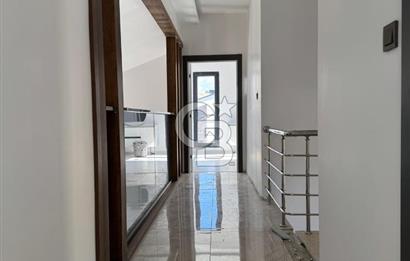 Havaalanı'na 10dk Mesafede Site İçinde Müstakil Bahçeli Villa