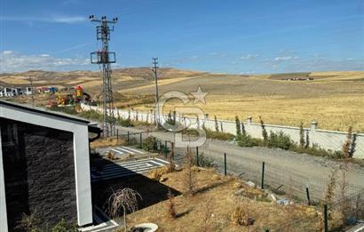 Havaalanı'na 10dk Mesafede Site İçinde Müstakil Bahçeli Villa
