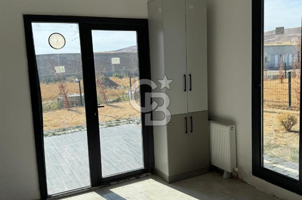 Havaalanı'na 10dk Mesafede Site İçinde Müstakil Bahçeli Villa