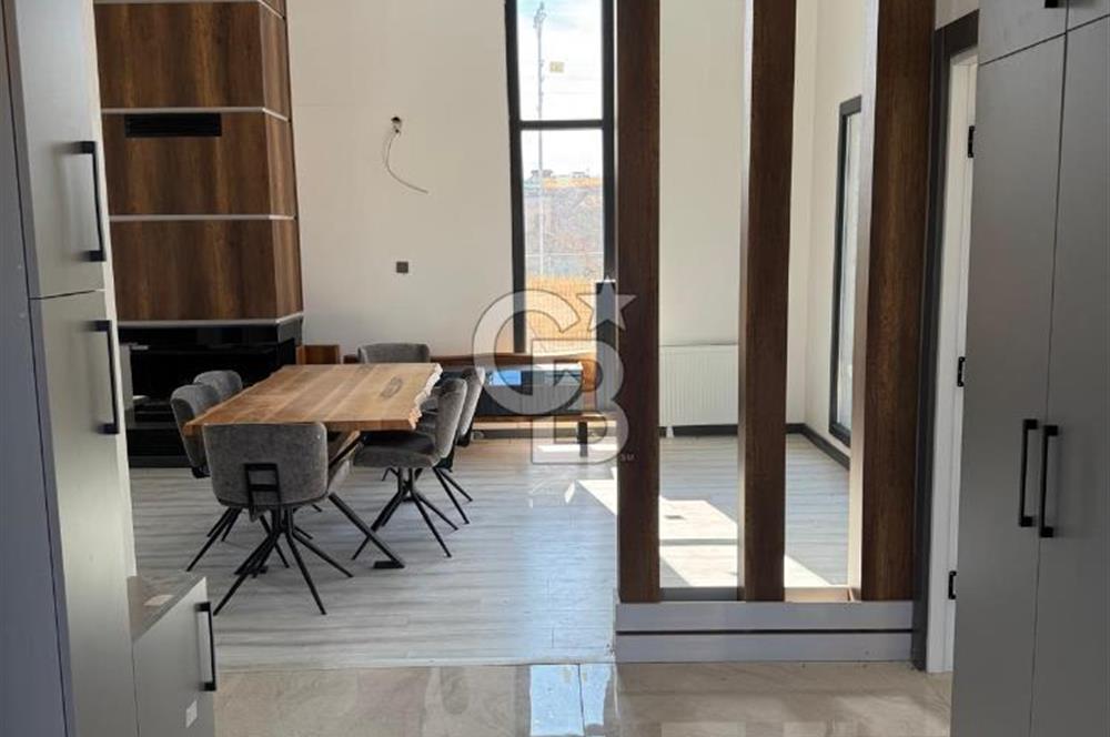 Havaalanı'na 10dk Mesafede Site İçinde Müstakil Bahçeli Villa
