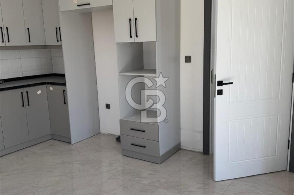 Havaalanı'na 10dk Mesafede Site İçinde Müstakil Bahçeli Villa