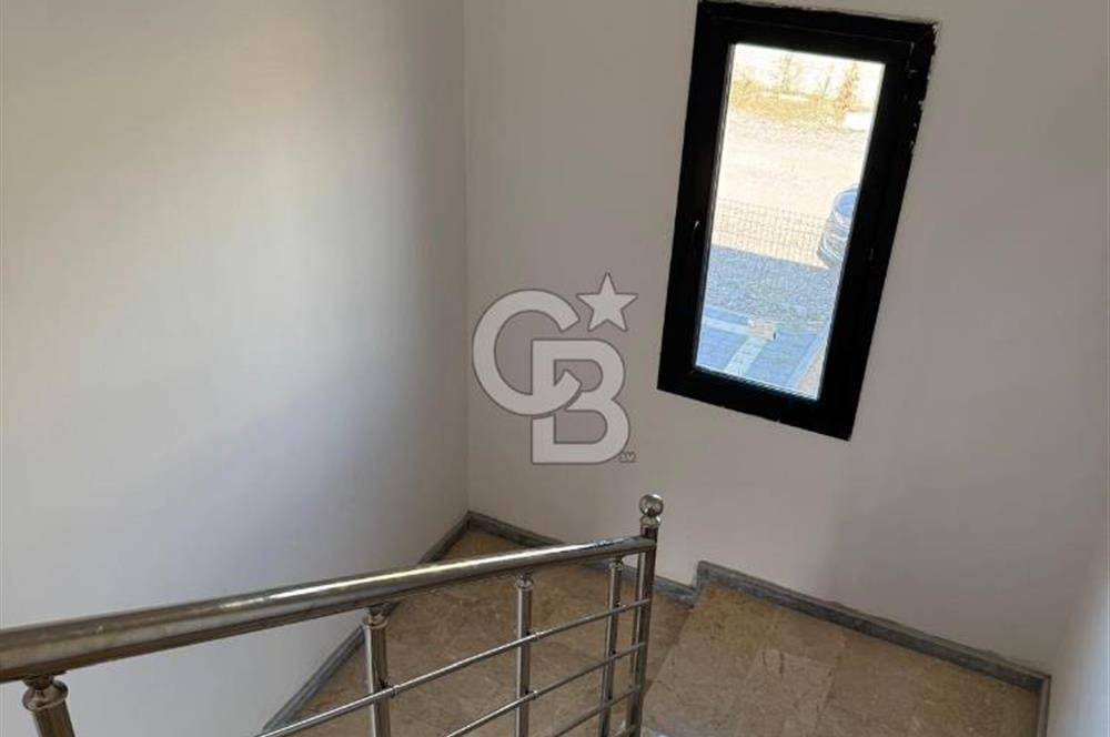 Havaalanı'na 10dk Mesafede Site İçinde Müstakil Bahçeli Villa
