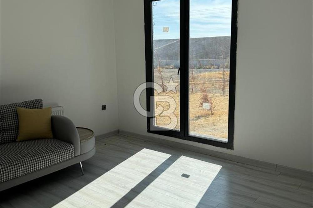 Havaalanı'na 10dk Mesafede Site İçinde Müstakil Bahçeli Villa