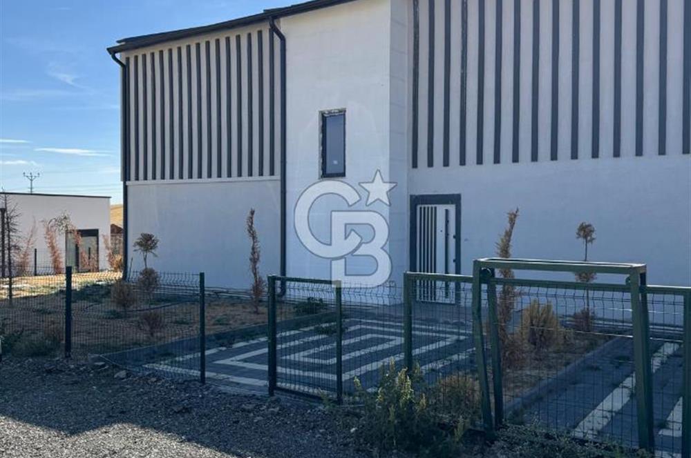 Havaalanı'na 10dk Mesafede Site İçinde Müstakil Bahçeli Villa