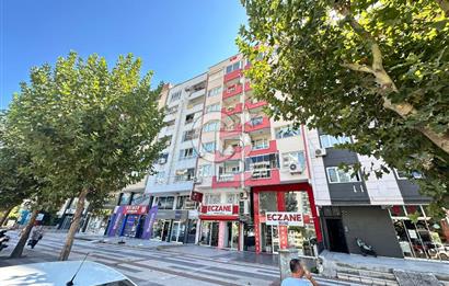 Manisa Merkez Efendi Cadde Üzerinde 3+1 Kiralık Daire