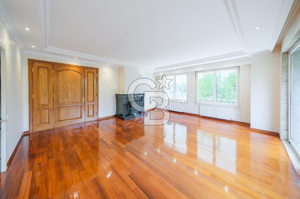 Ortaköy Ekerler Sitesi Yenilenmiş Kiralık 7+1 Bahçe Dubleks 
